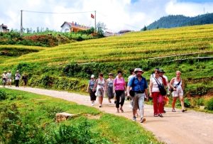 Ảnh hưởng của du lịch đến văn hóa xã hội.