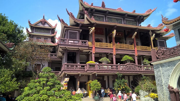 Chùa Thiên Hương - địa điểm tâm linh nổi tiếng 