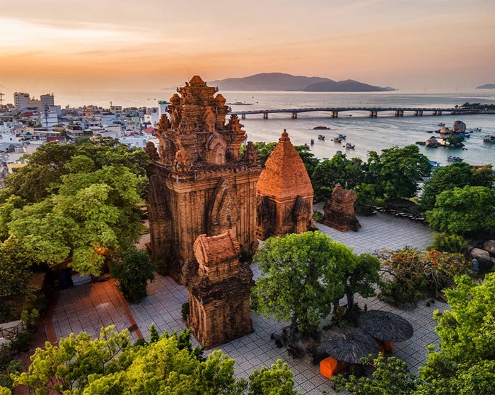 Tháp bà Ponagar - Một điểm đến thú vị tại Nha Trang