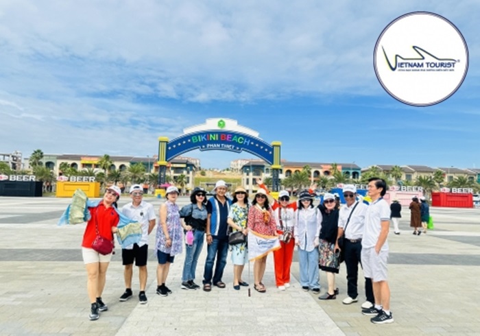 Hình ảnh du khách trong tour Phan Thiết của Vietnam Tourist