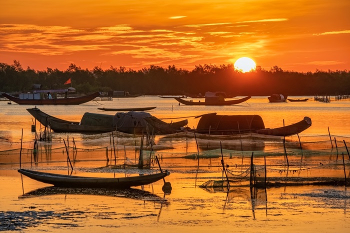 Hoàng hôn tháng 7 trên phá Tam Giang - Huế